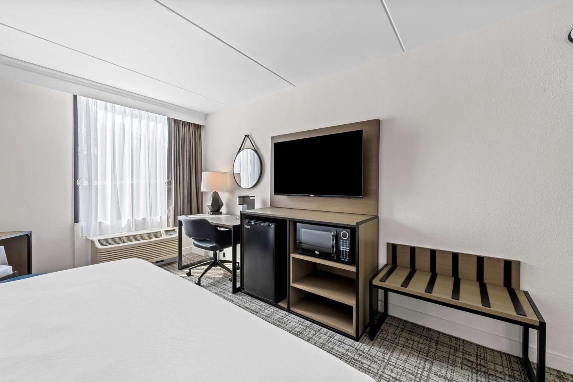 Best Western Plus Lower South End Charlotte Bagian luar foto