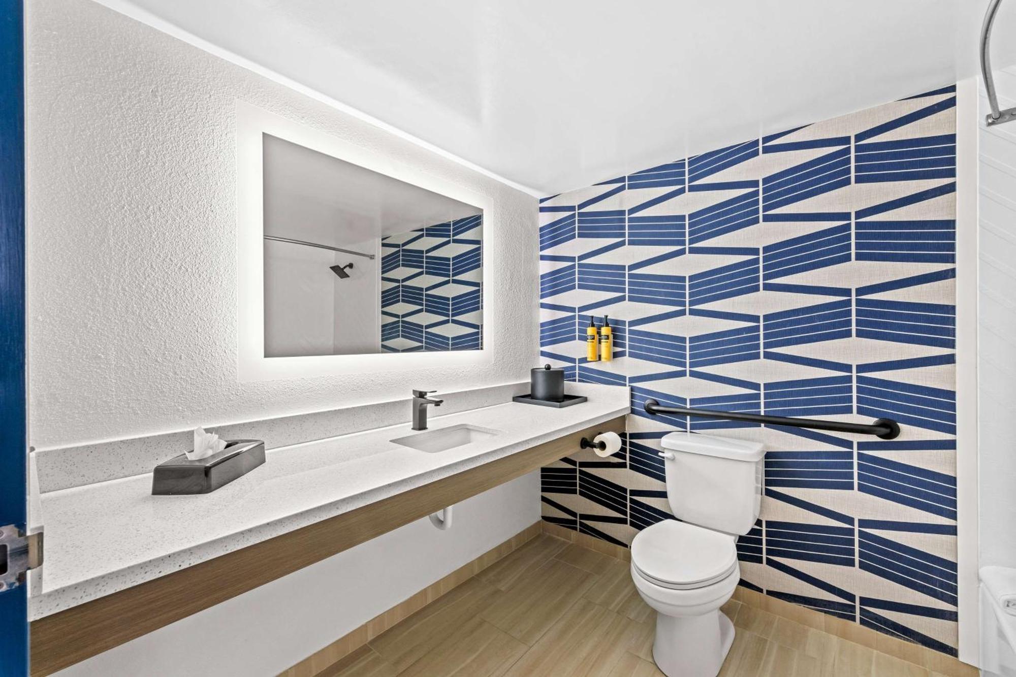 Best Western Plus Lower South End Charlotte Bagian luar foto